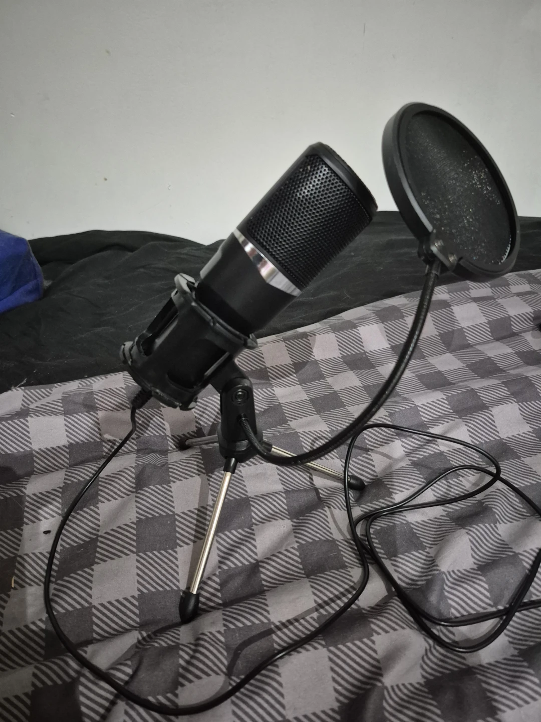 USB Condenser Microphone with Pop Filter and Stand
