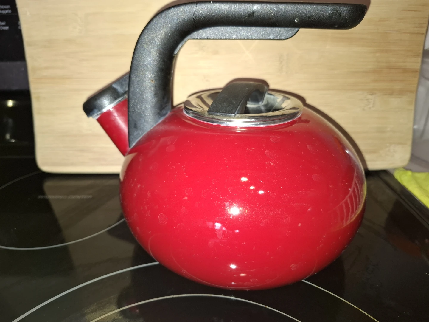 KitchenAid Empire Red Whistling Stovetop Kettle - 1.9L / 2 Qt - photo 2