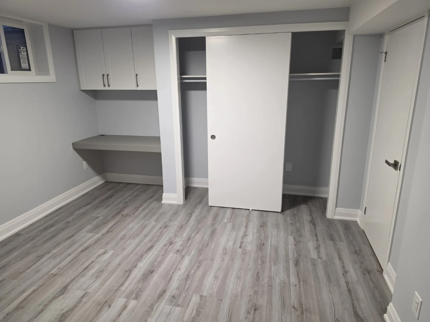 Legal 2 bedrooms 1 bath with separate insuite laundry - photo 5