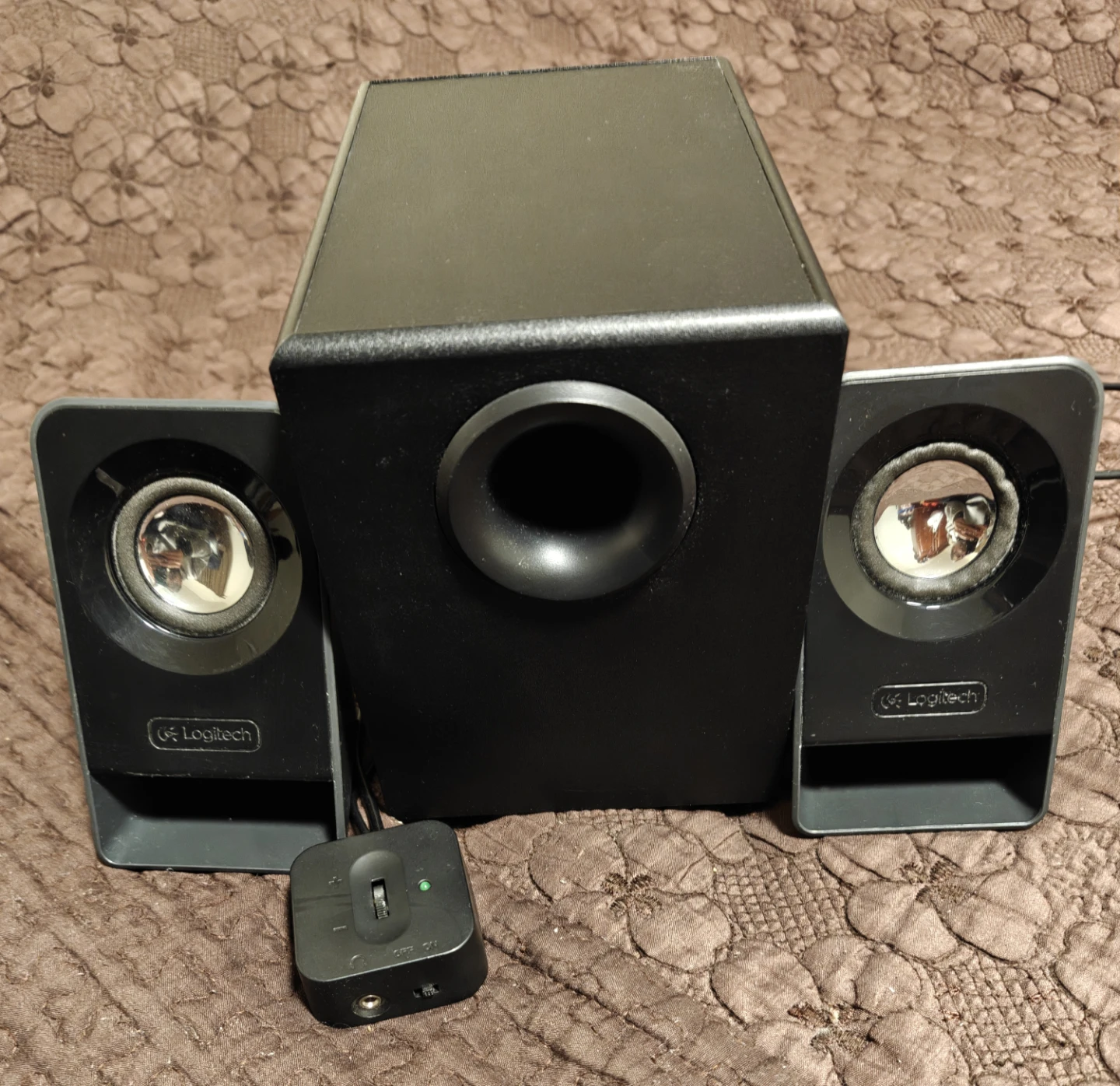 Logitech Z213 Multimedia Speakers (Model: S-00143)