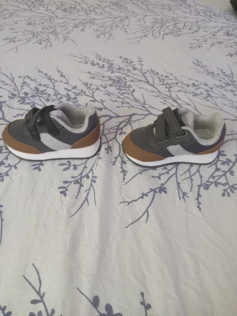 brand cat &jack Toddler Sneakers