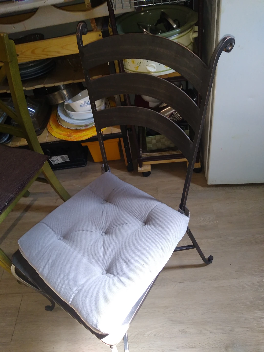 Wrought iron chair with cushion - photo 3