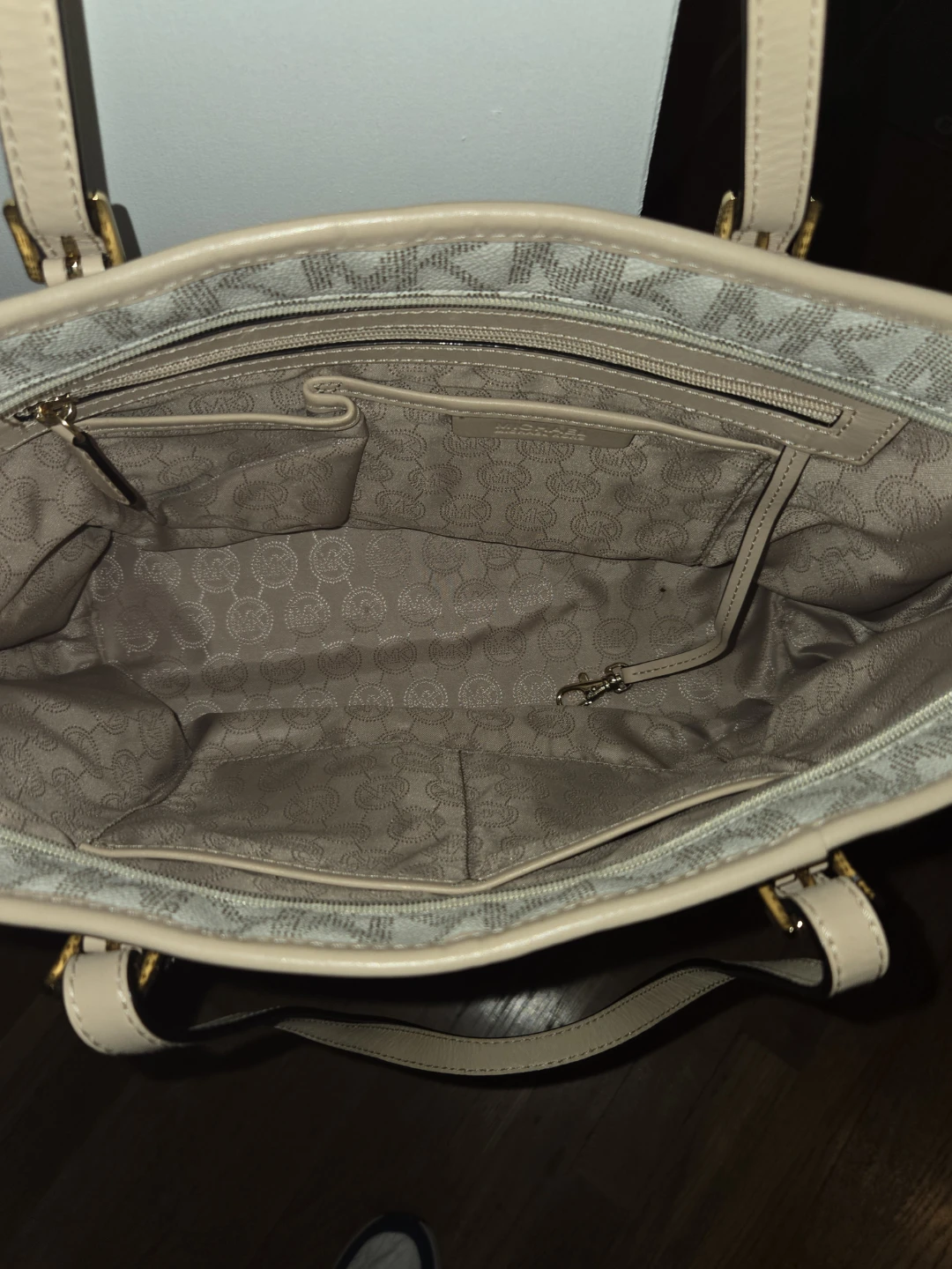 Michael Kors MK Signature Tote Bag - White/Beige - photo 2