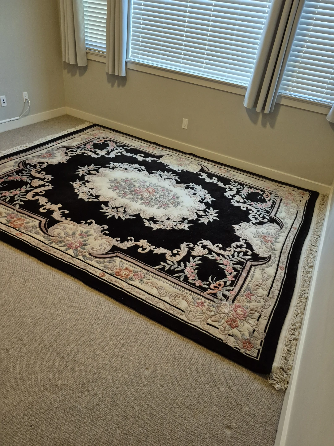 Ornate Floral Area Rug - photo 2