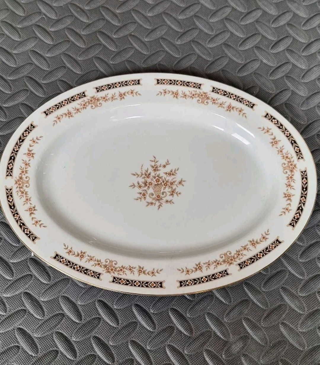 Dynasty Victoria Serving Platter 🌱