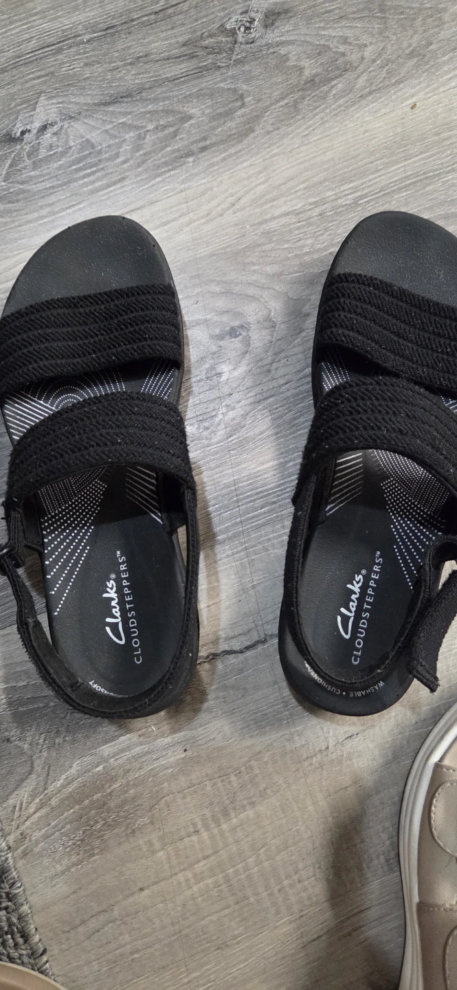 Clarks Cloudsteppers Black Sandals, Size 6M - photo 3