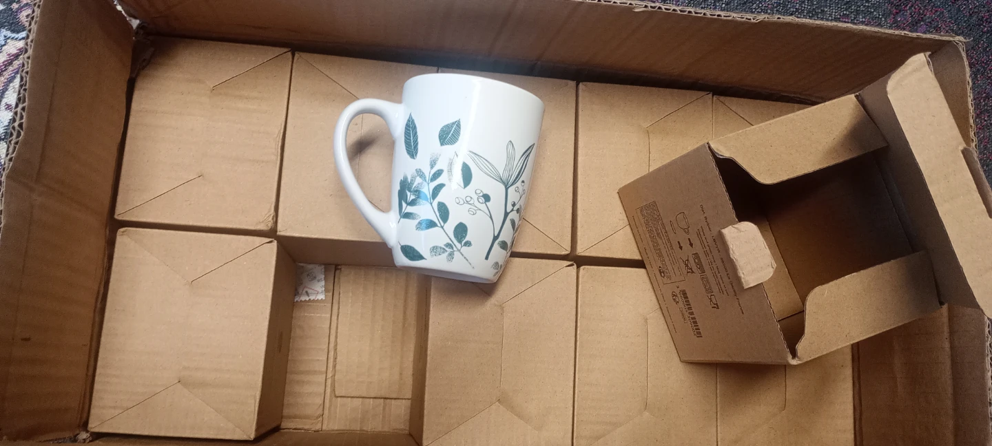 Set of White and Green Mug with Leaf Design - photo 2