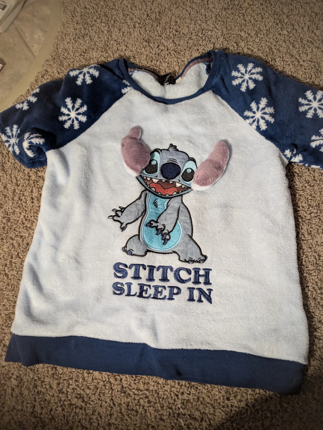 Bundle of 4 graphic t-shirts and tops - photo 2