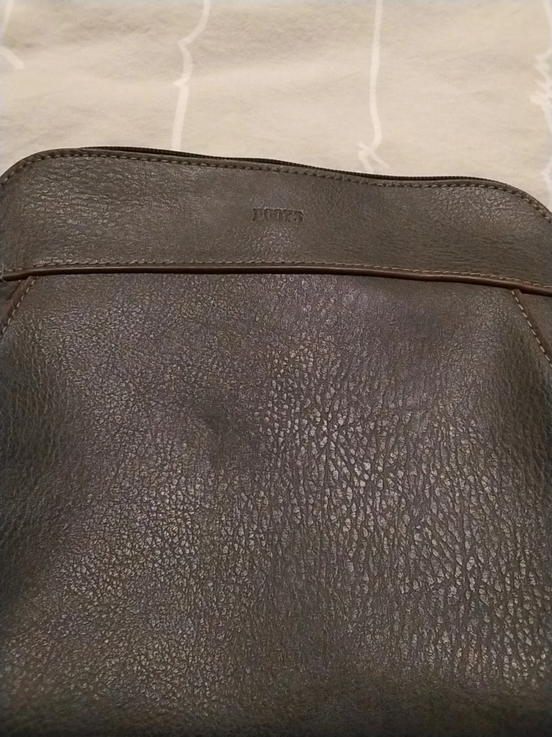 Roots crossbody bag