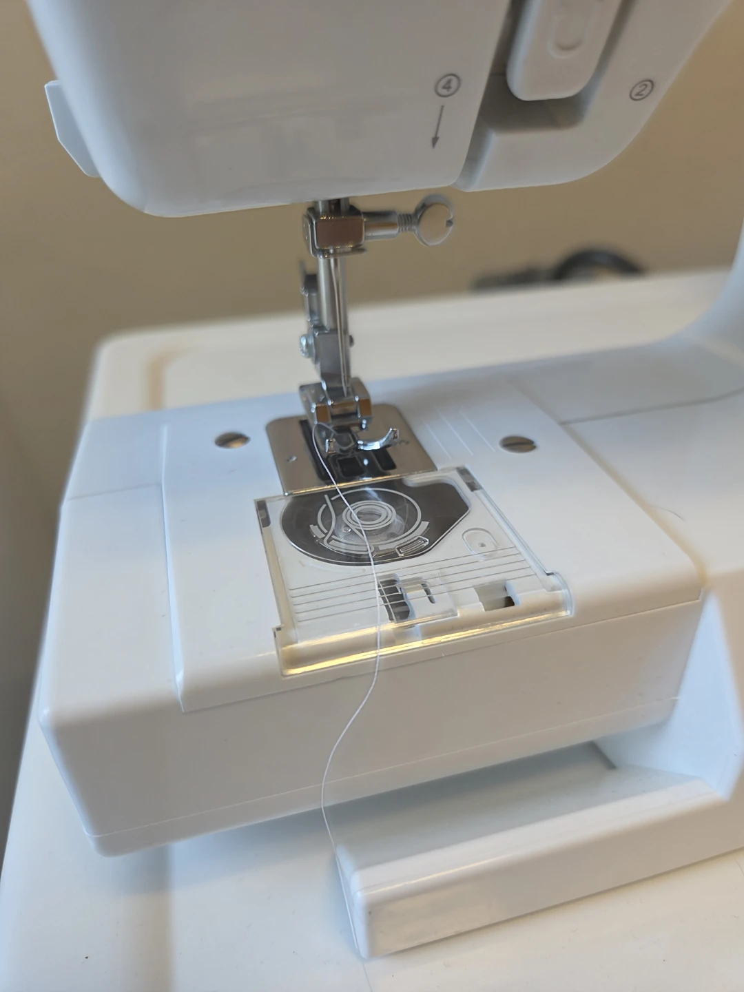 Singer Mending M1000 Sewing Machine - photo 3
