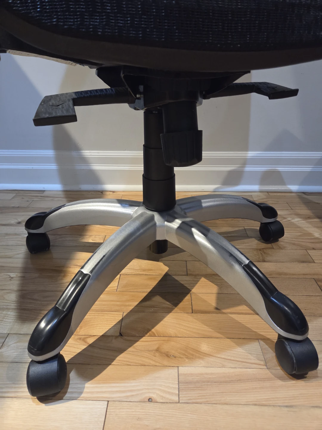 Flexfit Mesh Desk Chair with adjustable armrests and seat - photo 2