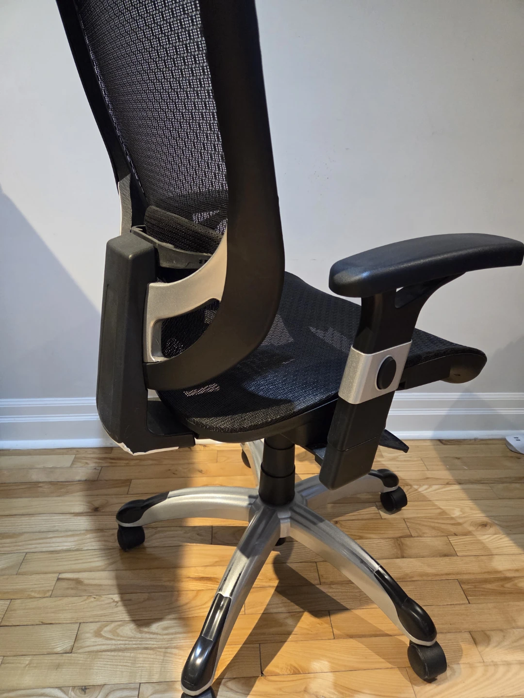 Flexfit Mesh Desk Chair with adjustable armrests and seat - photo 3