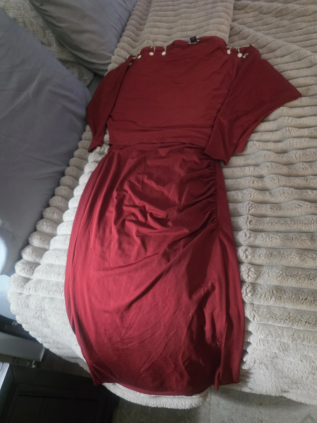 Dress Dark red and accessories silver