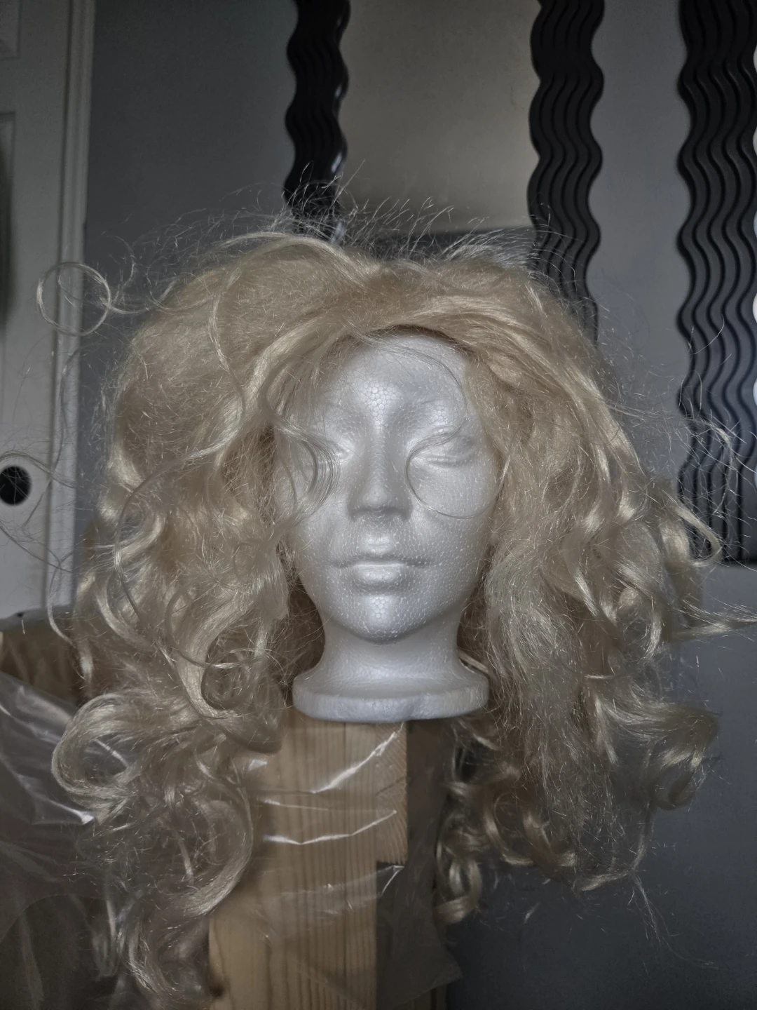 Blonde Curly Wig - photo 2