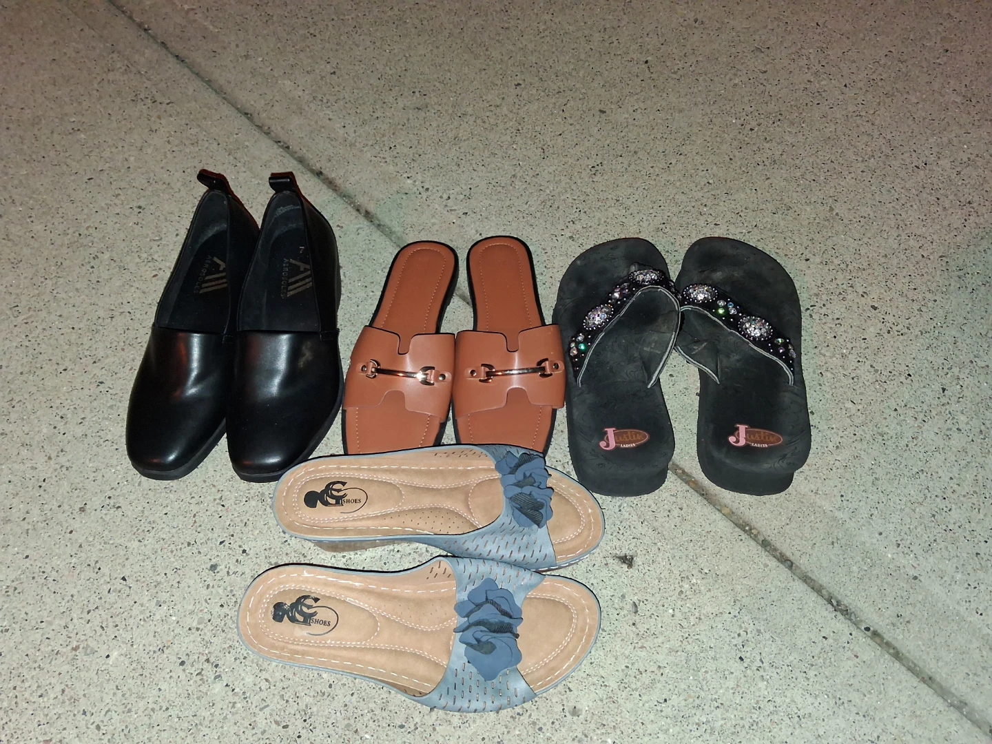 Aerosoles Black Mules - Size 7 - photo 2
