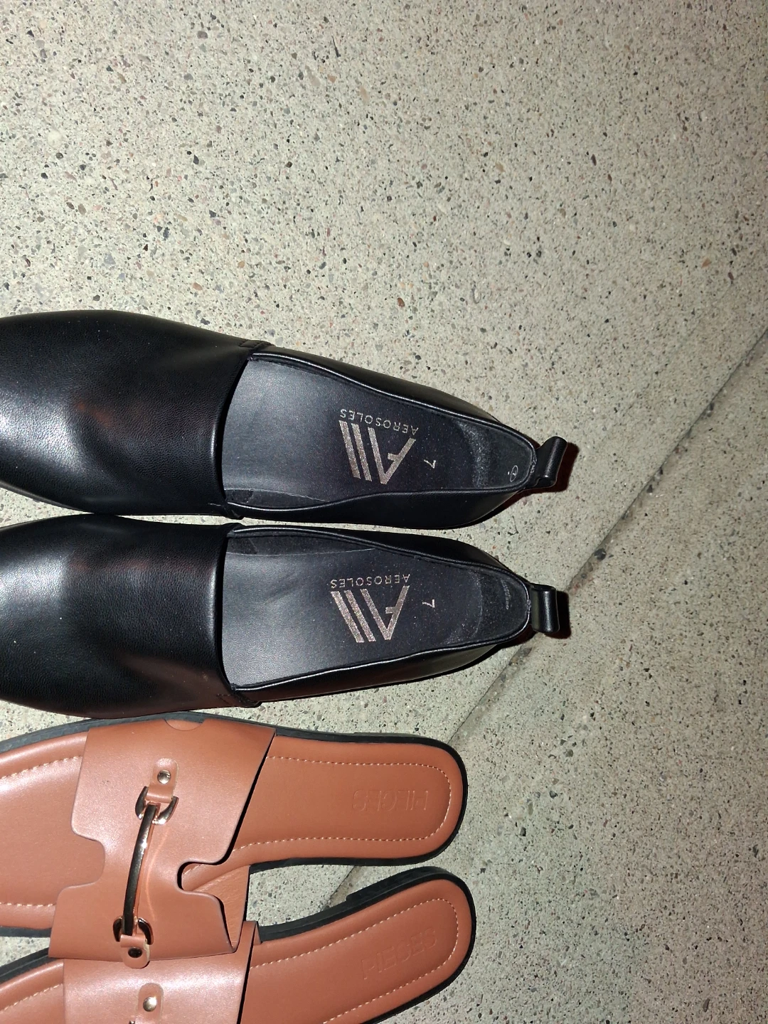 Aerosoles Black Mules - Size 7 - photo 3