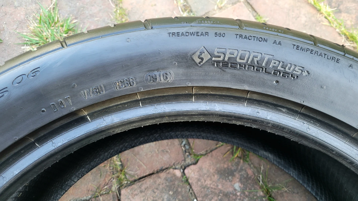 Continental ExtremeContact DWS06 PLUS Tire 245/45R18 100Y - photo 3