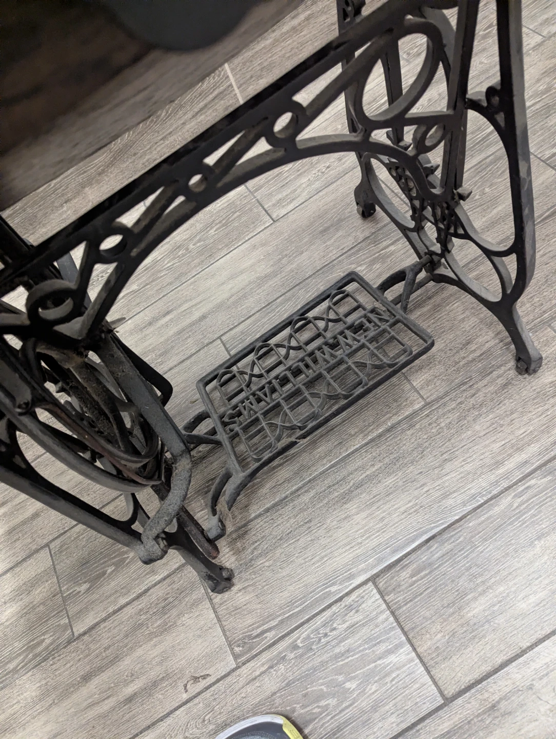 New Williams antique sewing machine - photo 3