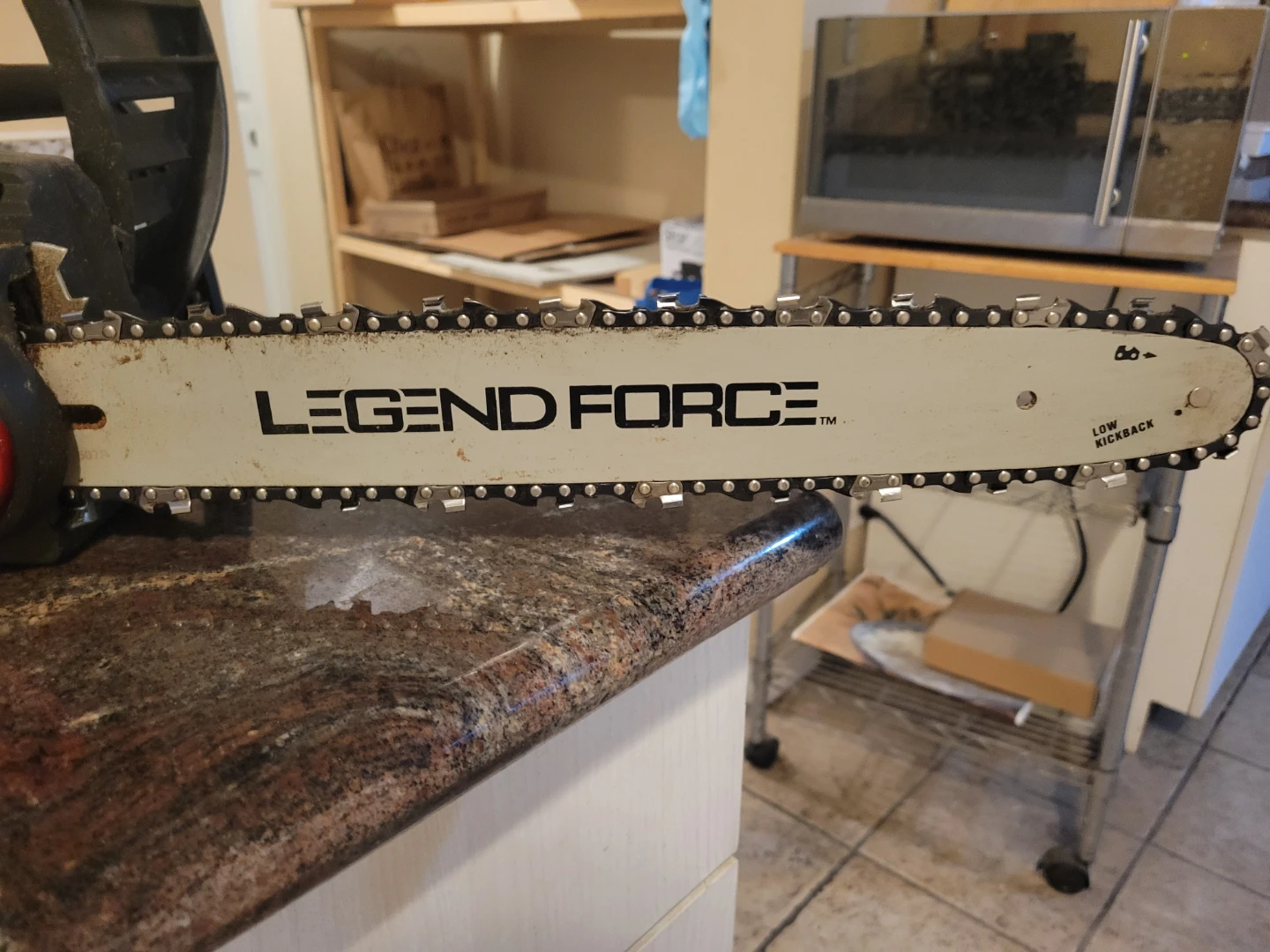 Legend Force 12-Amp Electric Chainsaw - 16 Inch - photo 3