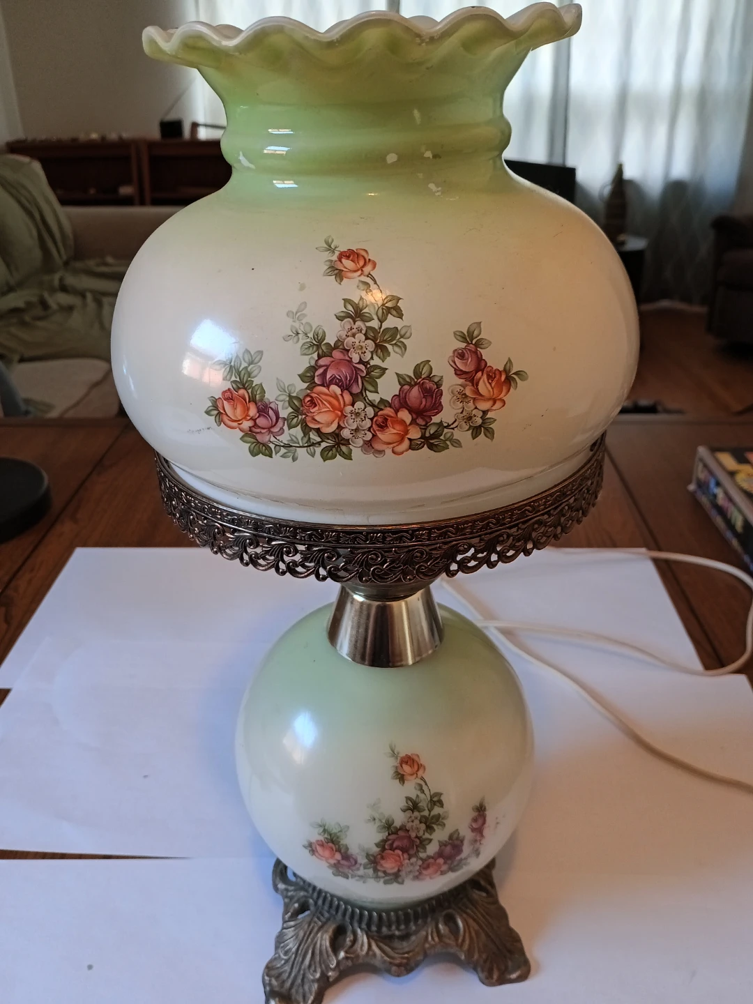 Vintage Floral Accent Lamp