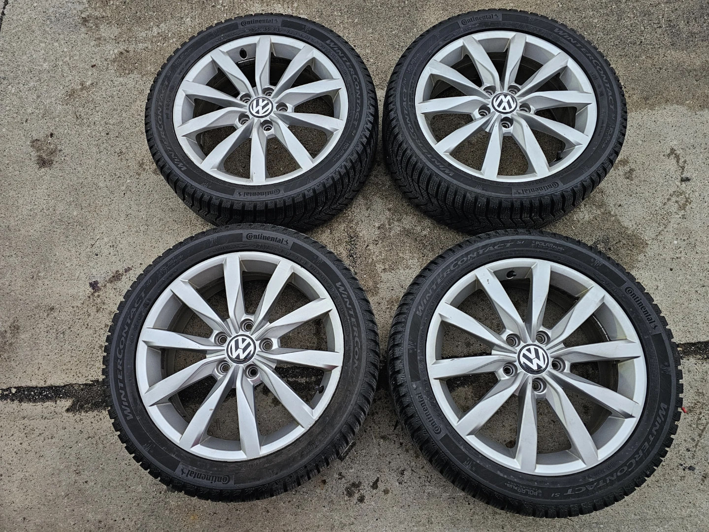 VOLKSWAGEN GOLF (MK7) WINTER TIRES ON O.E.M RIMS 225/45 R17