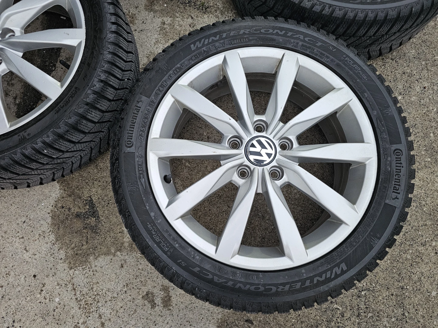 VOLKSWAGEN GOLF (MK7) WINTER TIRES ON O.E.M RIMS 225/45 R17 - photo 2