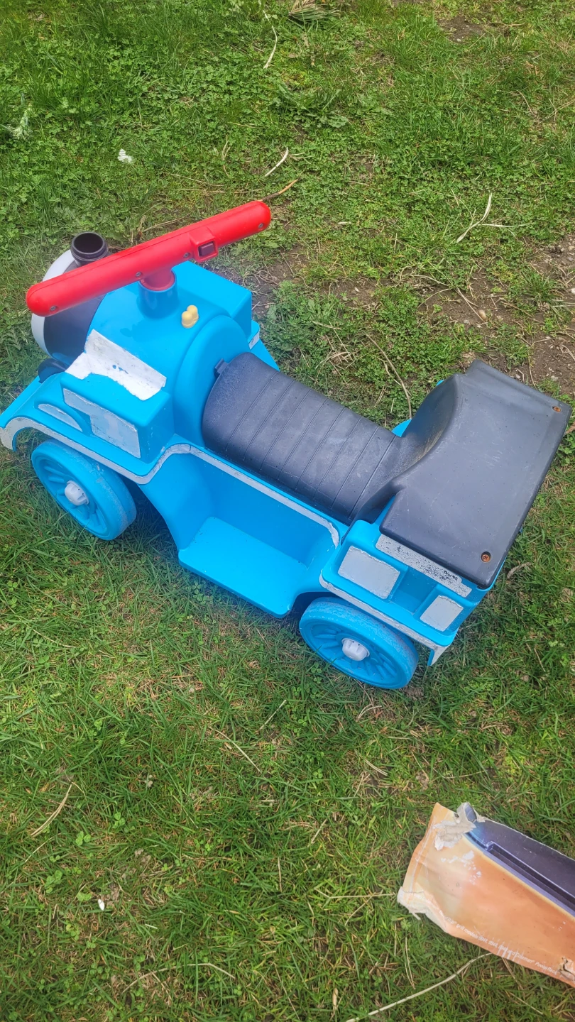 🌱Thomas the Tank Engine Ride-On Toy