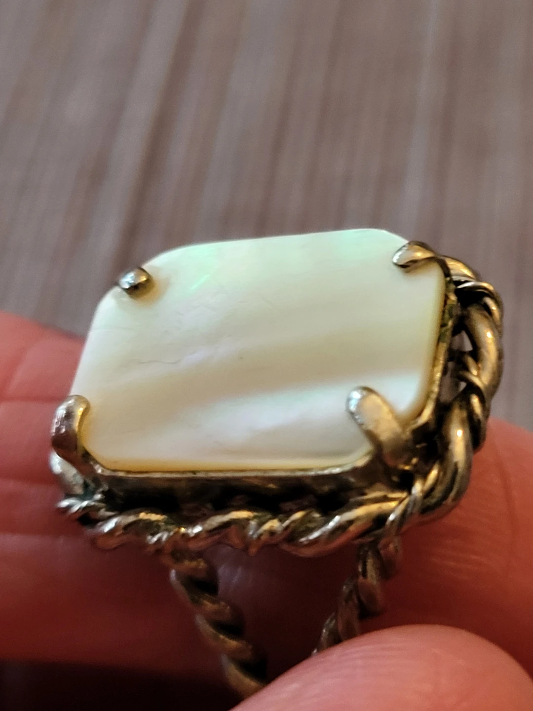 Vintage Mother of Pearl Ring - photo 3