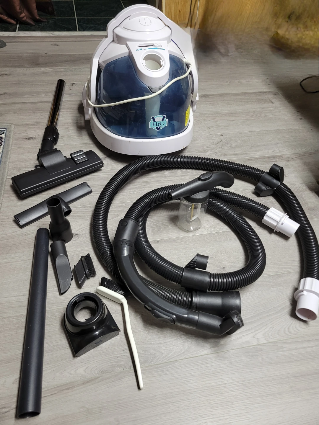 H2O Mop Vacuum Cleaner - photo 2