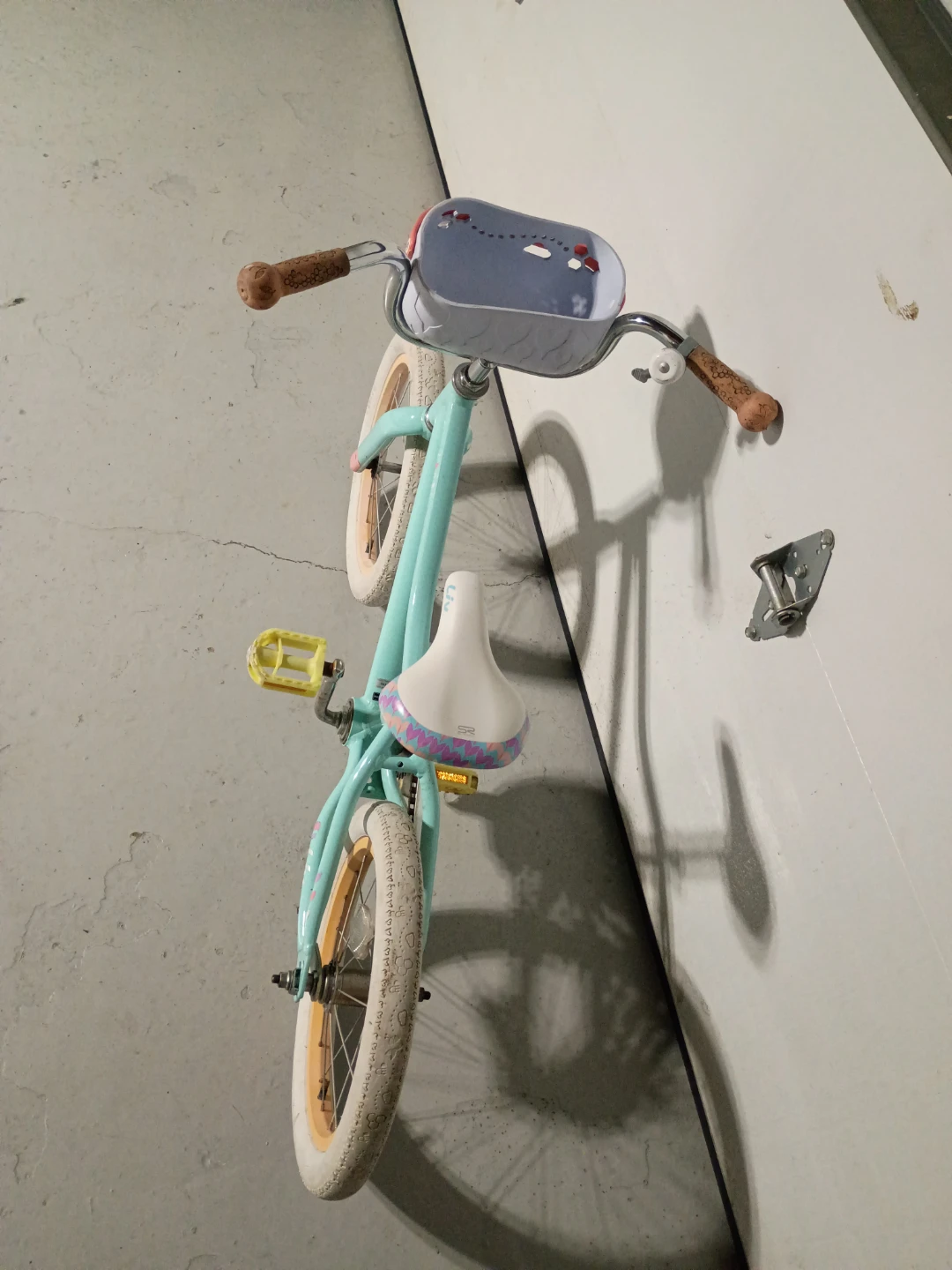 Kids' Bicycle with Basket - photo 4