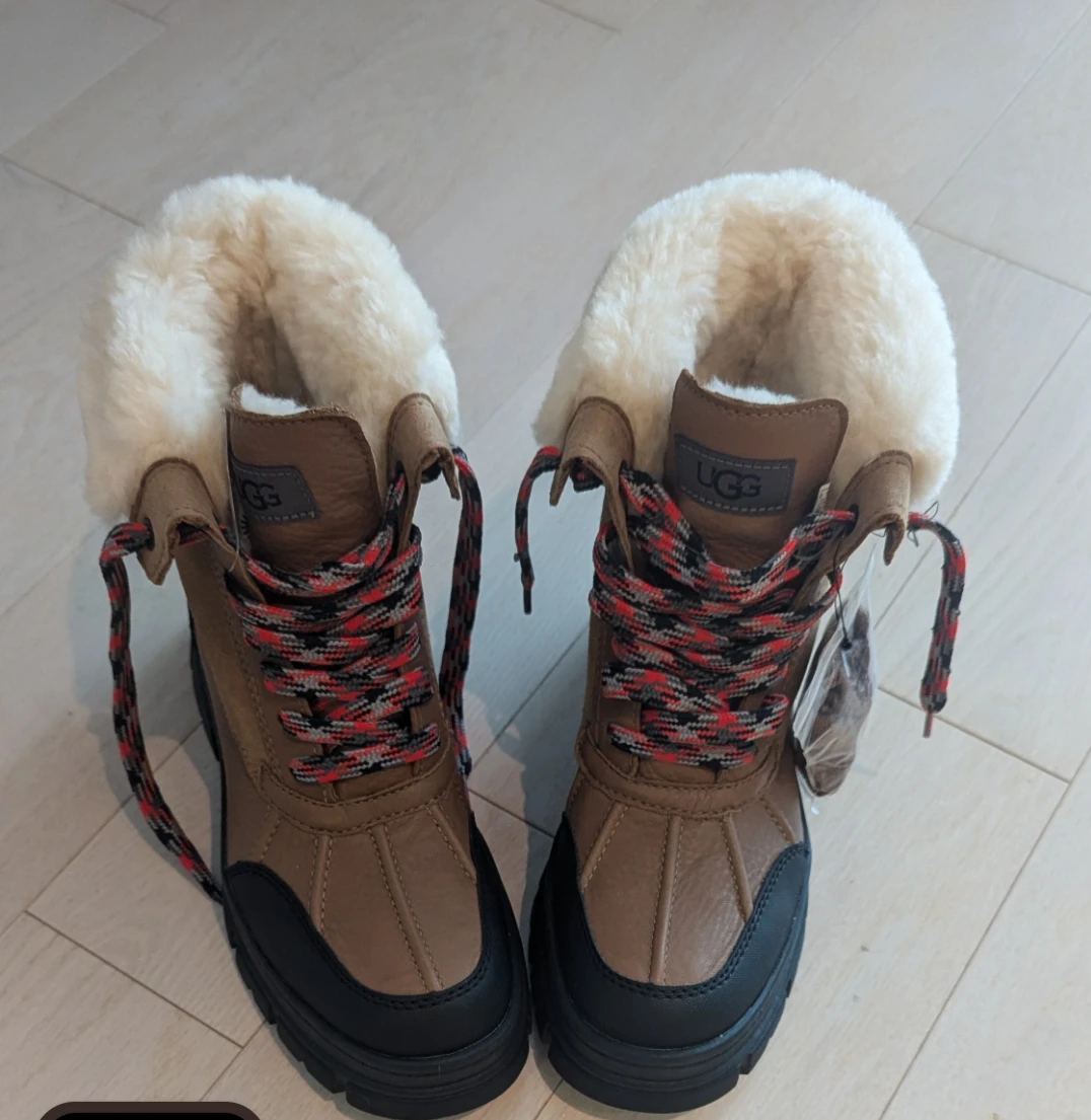 UGG Winter Boots - Size 8.5 - photo 2