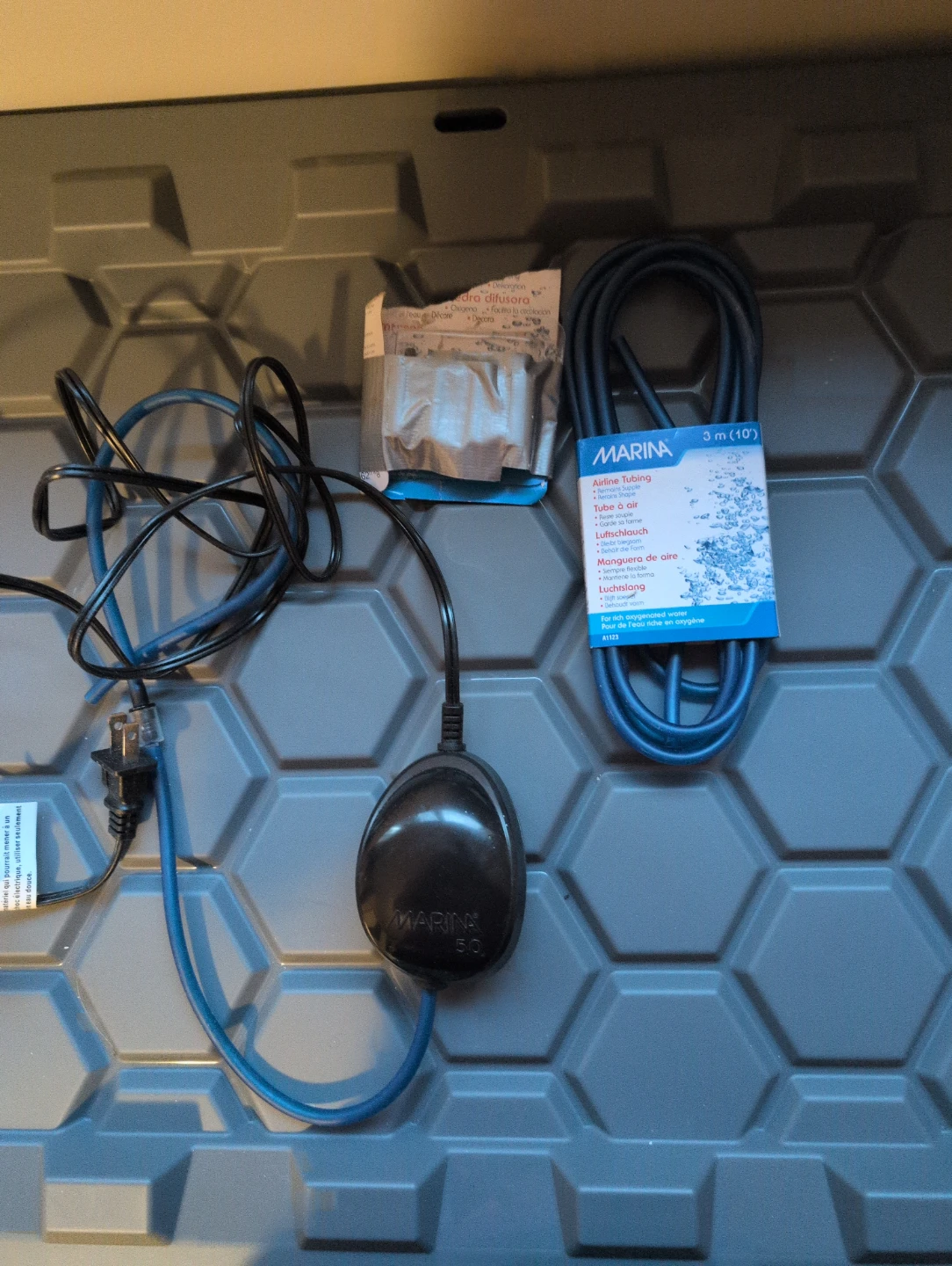 Marina 50 Aquarium Air Pump - photo 2