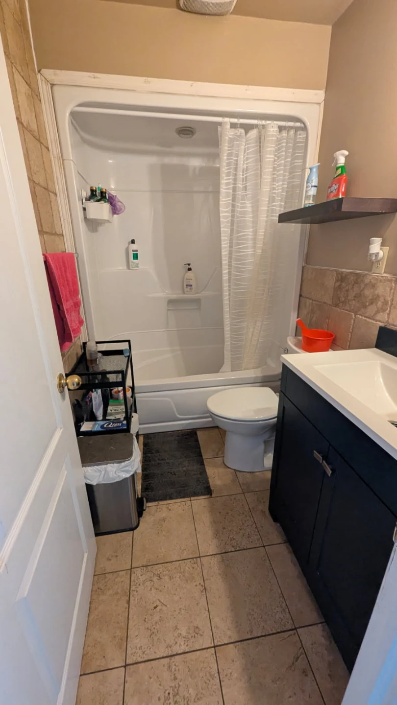 Hamilton Sublet Available - photo 2