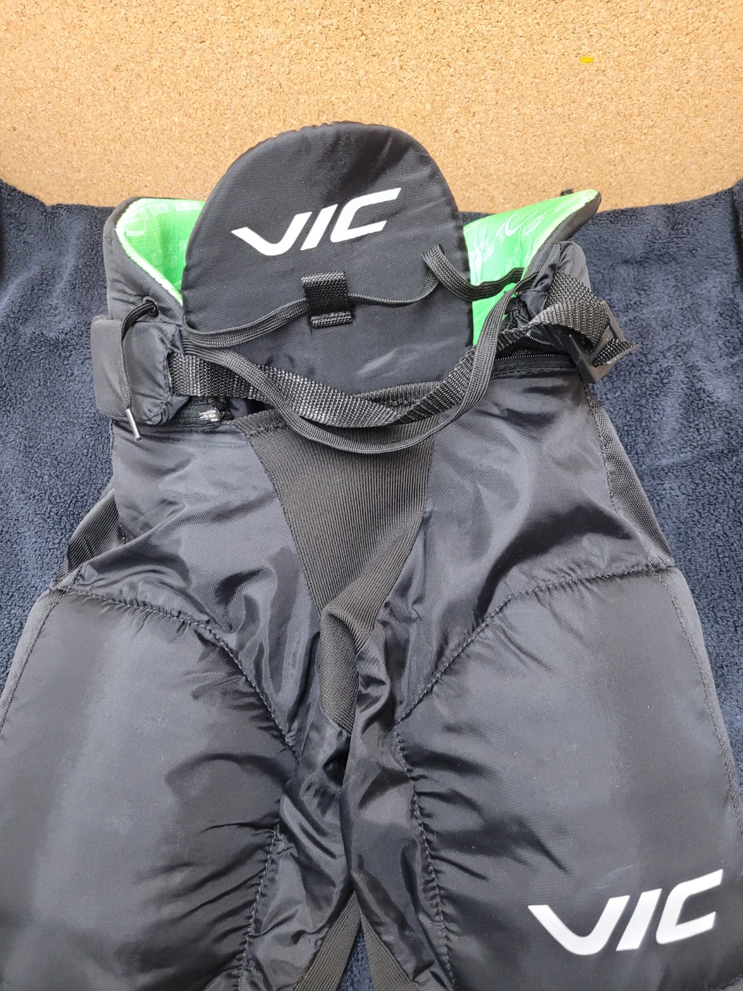 Vic Hockey Pants - Junior Size S/P