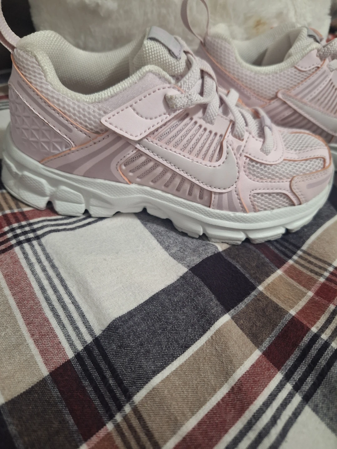Pink Nike Running Shoes vermro size 11 - photo 3