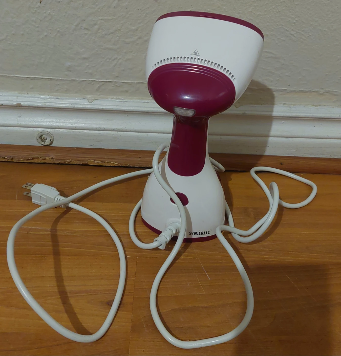 Handheld Fabric Steamer - White/Maroon - photo 3
