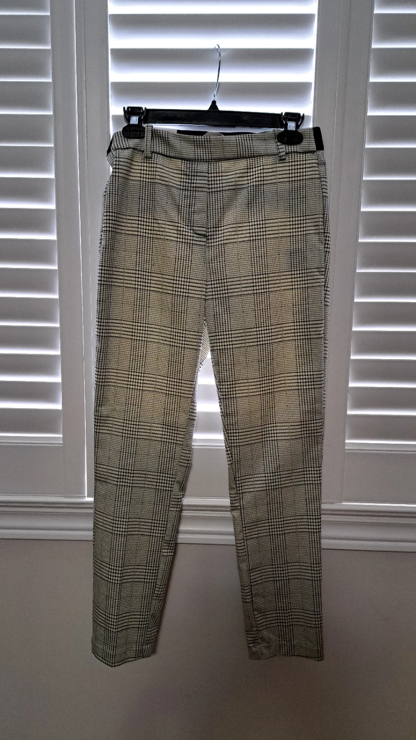 H&M Plaid Petite Slacks - Size 6P