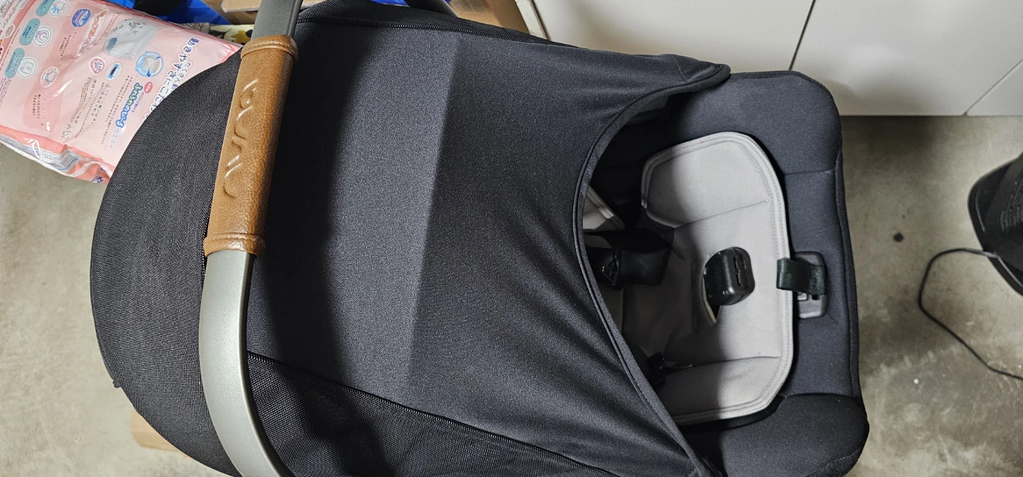 Nuna Pipa Travel System Car Seat with base - photo 2