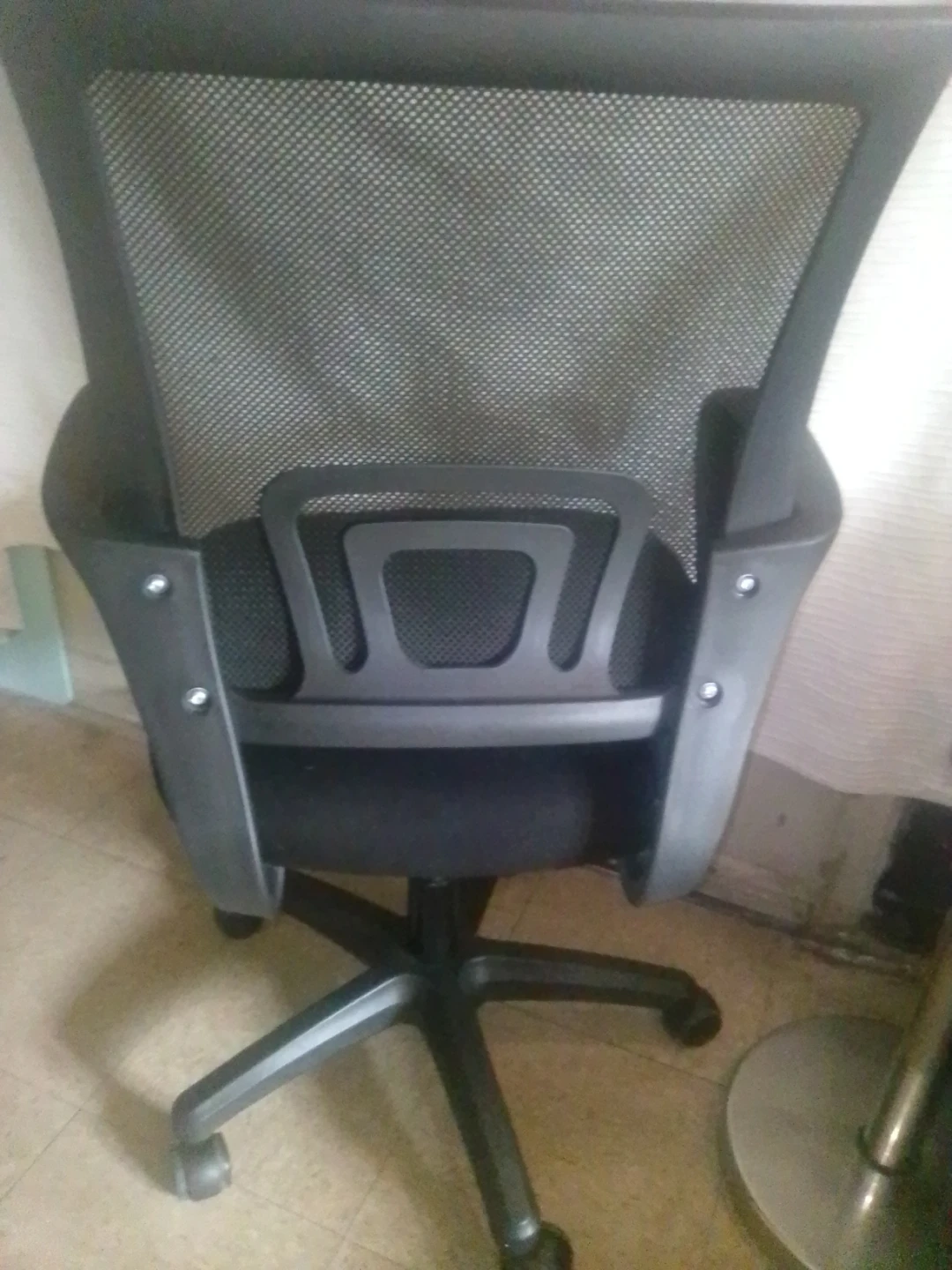 Black Mesh Office Chair - photo 2