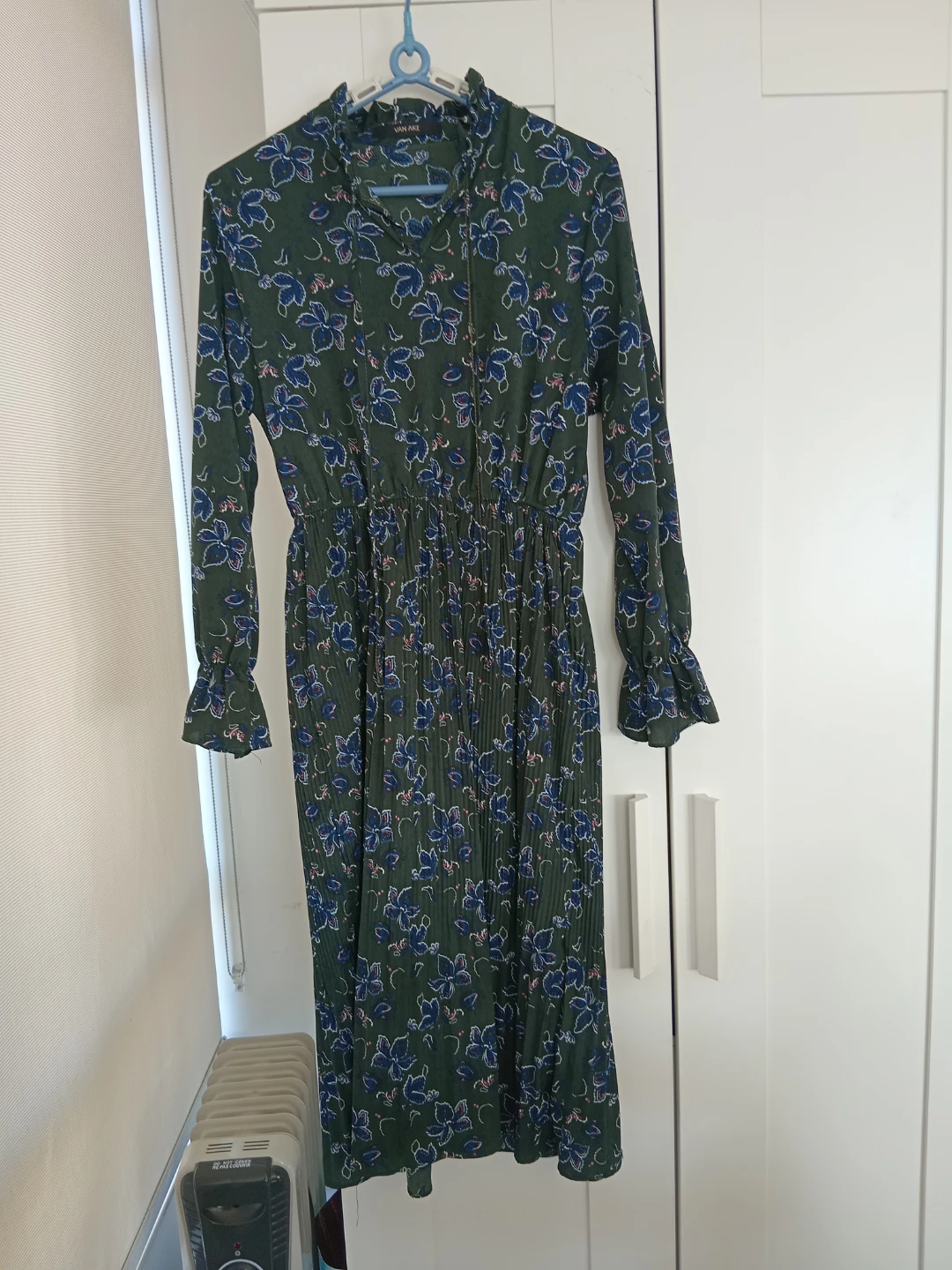 VAN AKE Green Floral Pleated Midi Dress