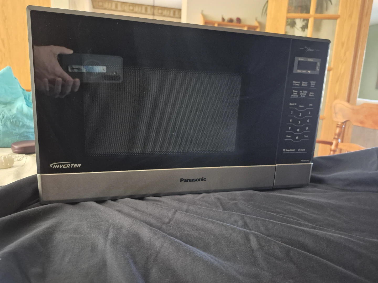 Panasonic Inverter Microwave Oven model# NN-St6765