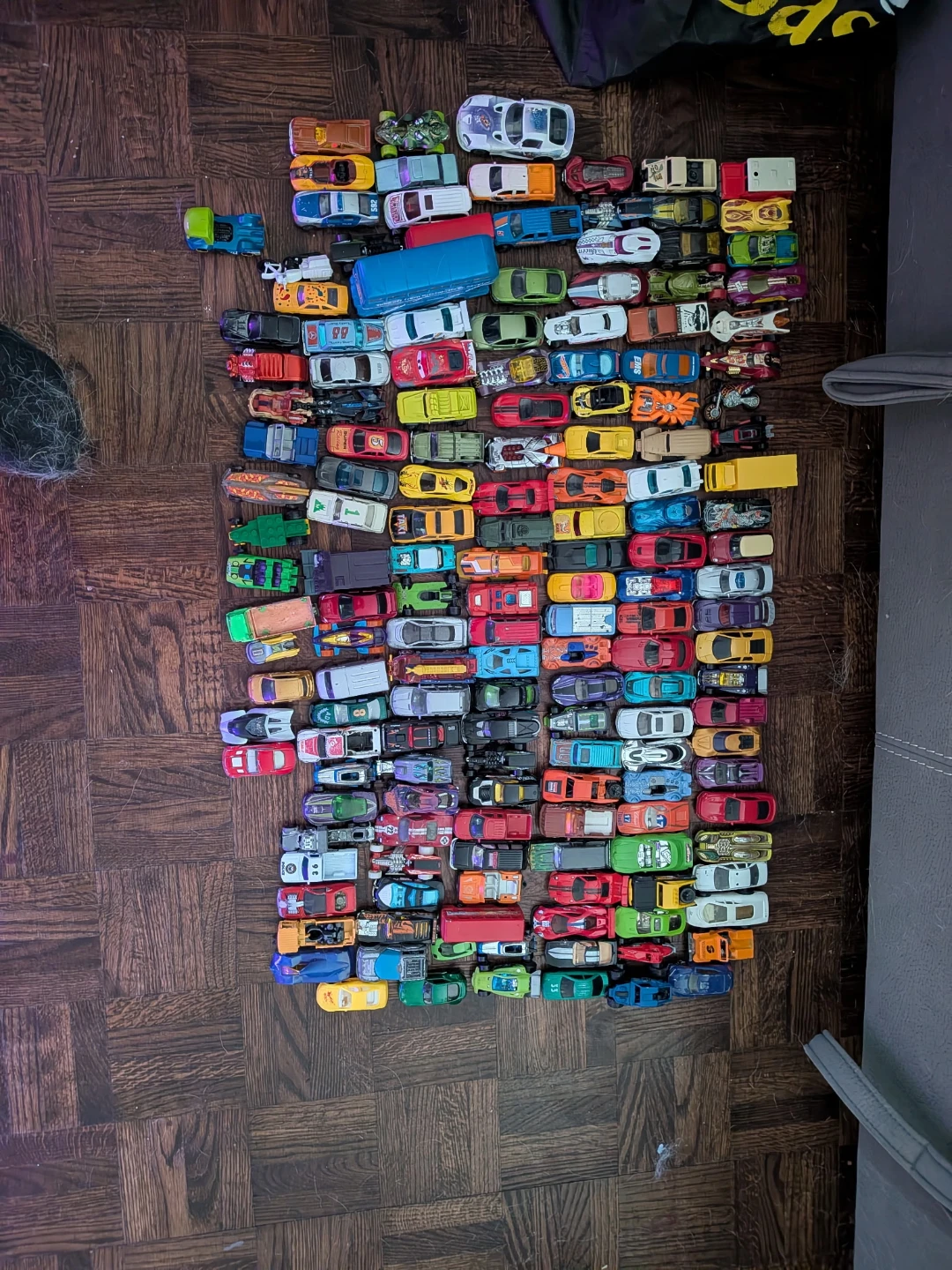 Large Lot of Assorted Toy Cars