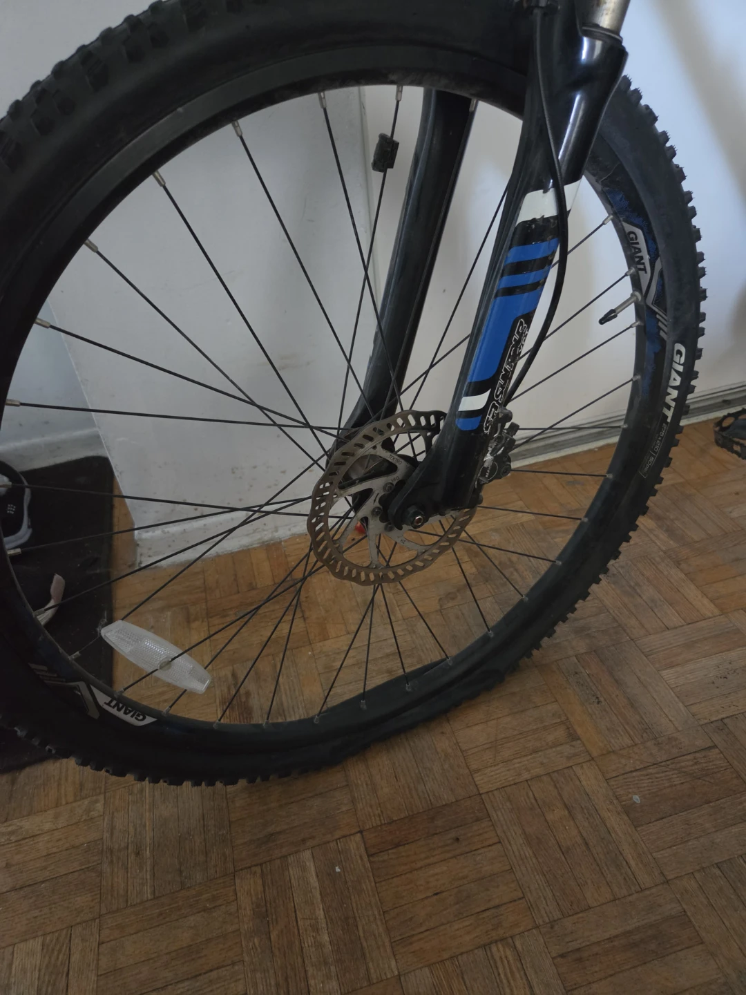 Giant Talon 2 Mountain Bike - photo 2