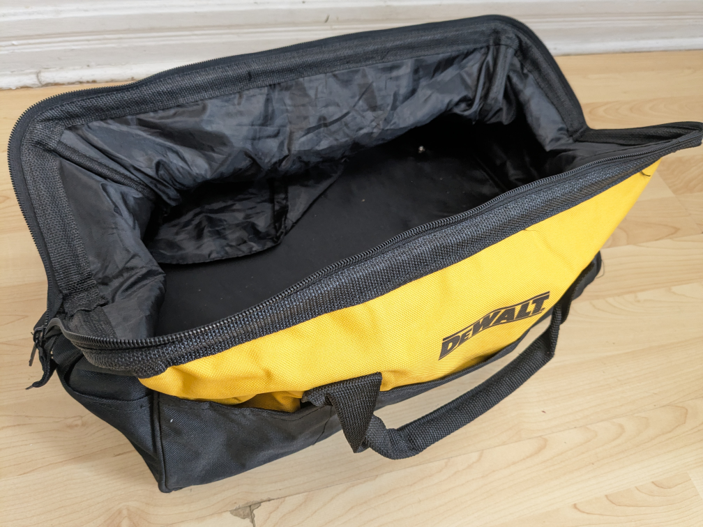 22" DeWalt Multi Pocket Large Tool Bag - photo 2