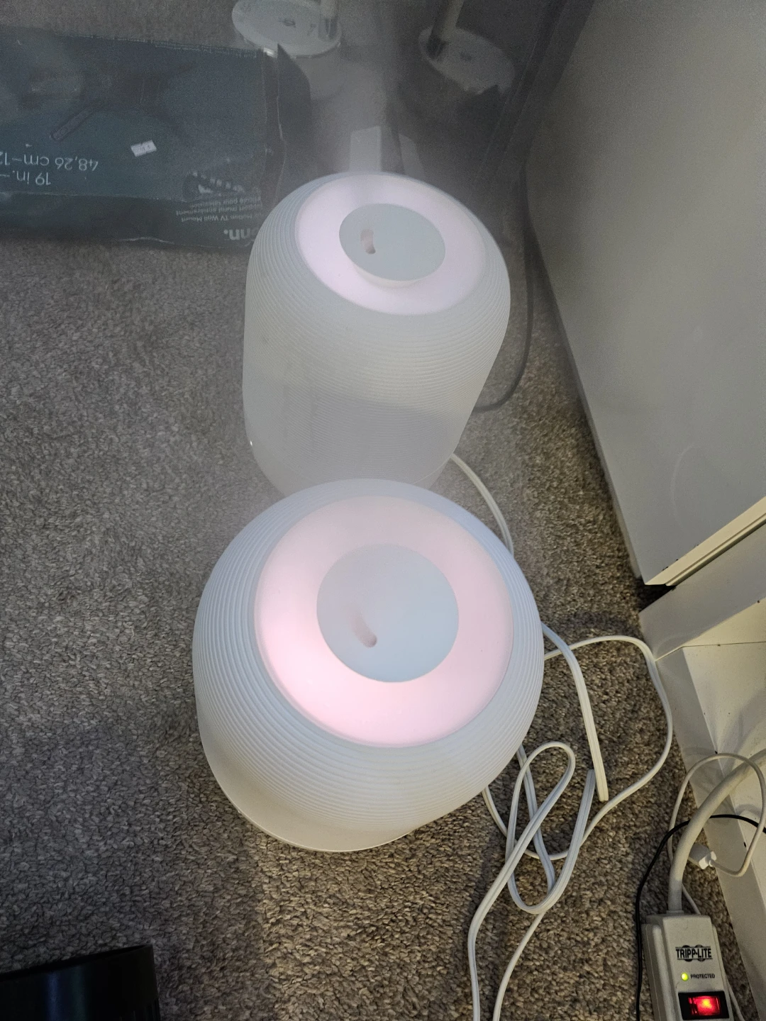2 x White Humidifiers/Diffusers with LED Lights - photo 2