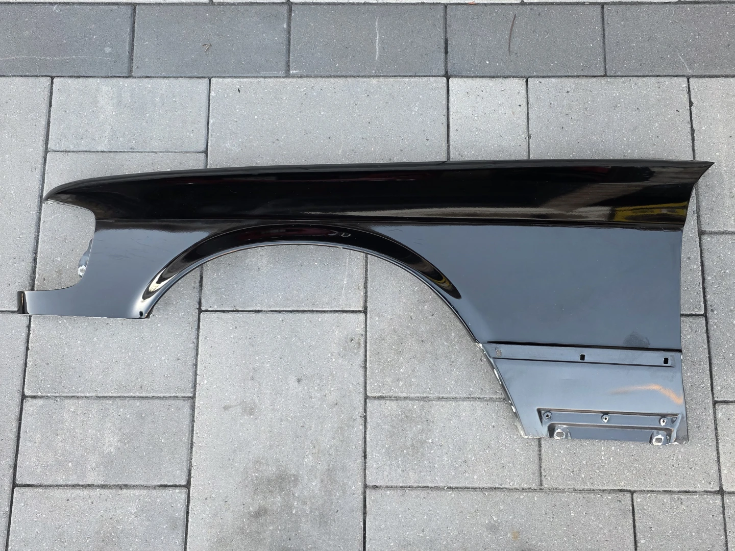 Mercedes benz W126 300SDL 560SEL 300SE right fender driver side