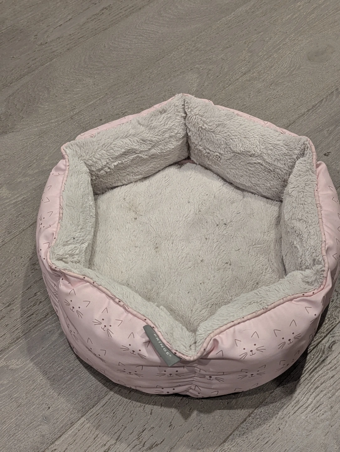 Free Pink Pet Bed with Cat Faces - photo 2