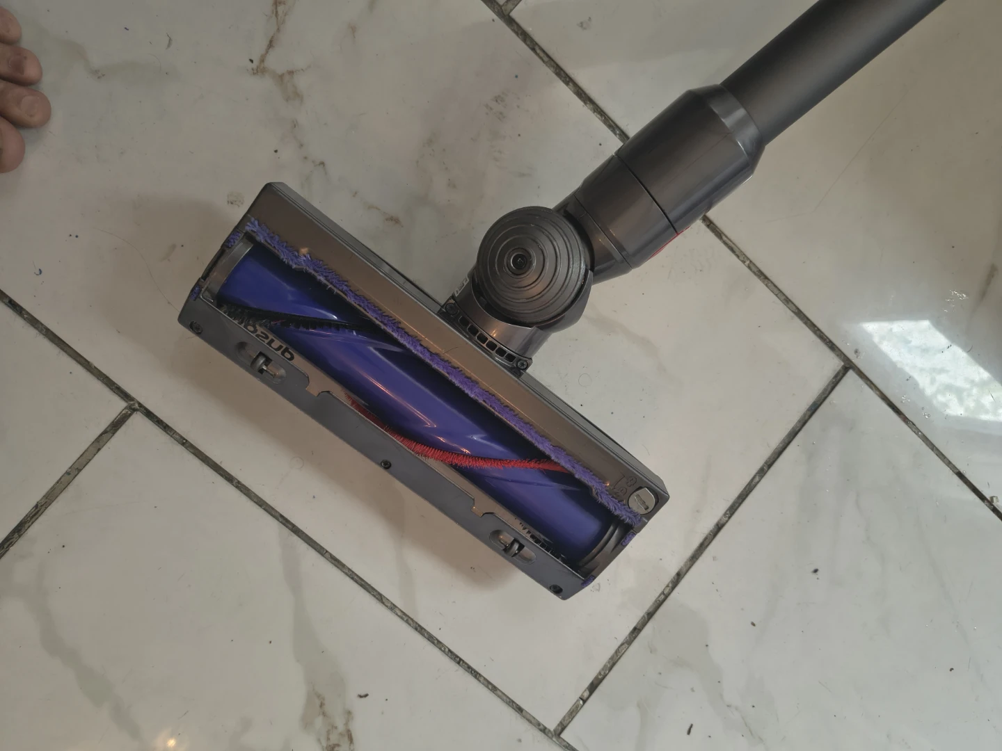 Dyson V8 Absolute Cordless Vacuum Cleaner - photo 3