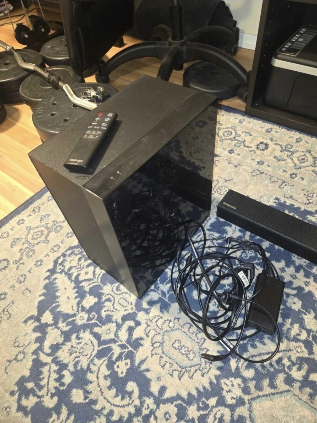 Samsung Soundbar with Subwoofer and Remote - photo 2