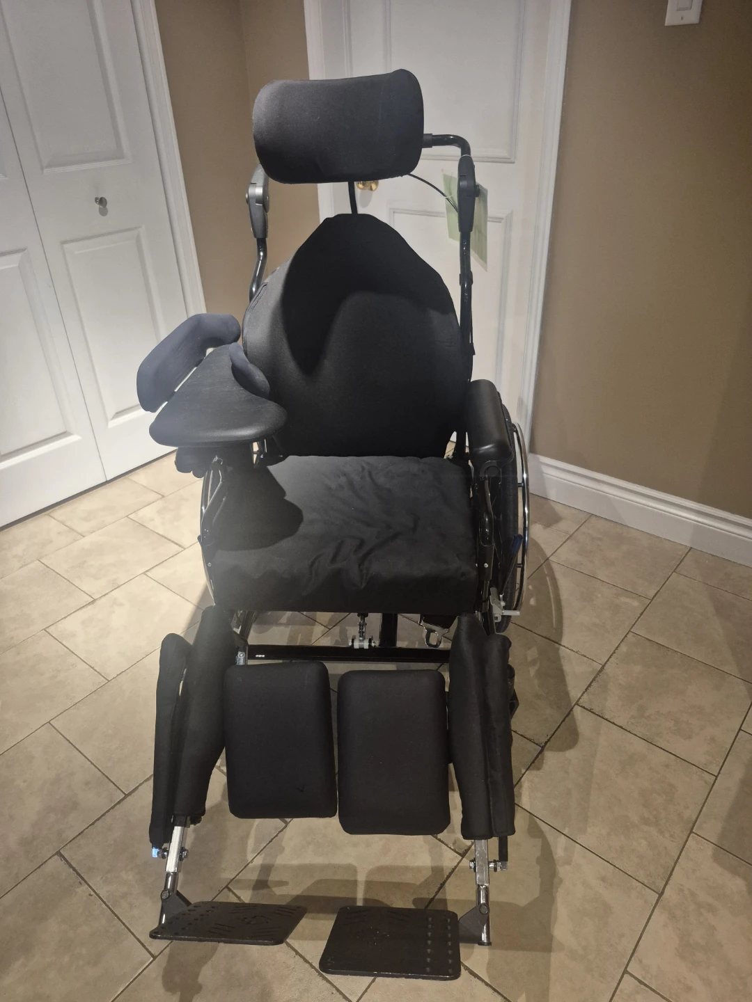 Hauser's Medical Wheelchair - photo 4
